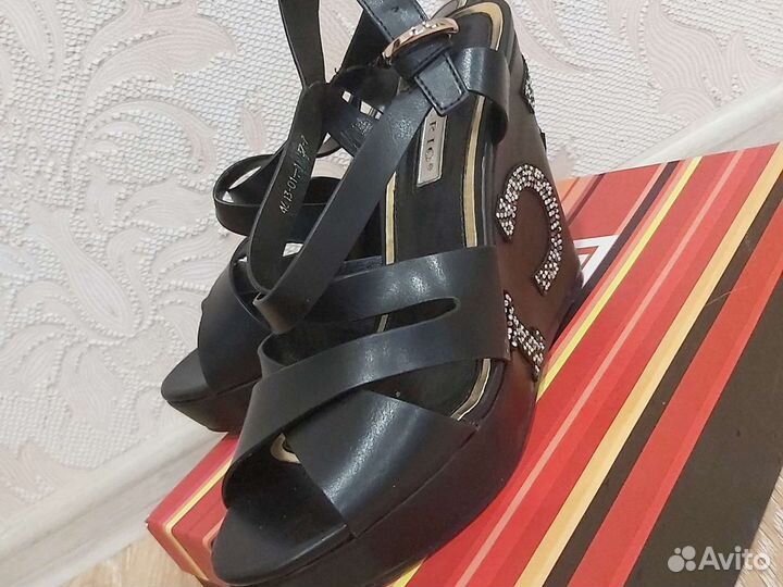 Босоножки женские 37 размер