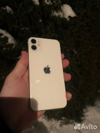 Телефон iPhone 11