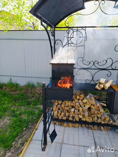 Мангал с крышей