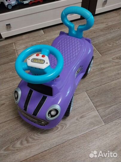 Детская машинка каталка с ручкой