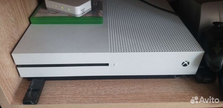 Xbox One s 1tb с играми и подпиской
