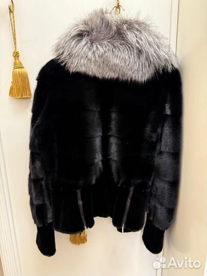 Продается норковая шуба с чернобуркой