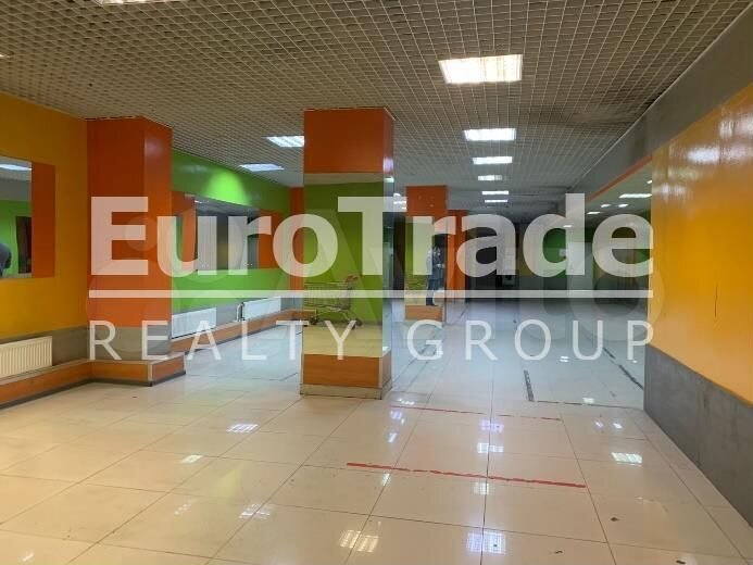 Сдам торговое помещение, 900 м²