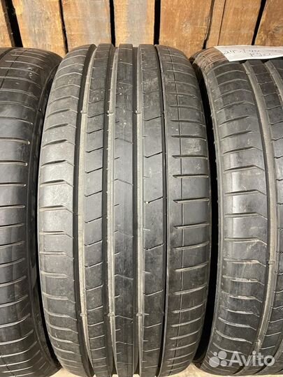 Pirelli P Zero PZ4 245/40 R20 и 275/35 R20