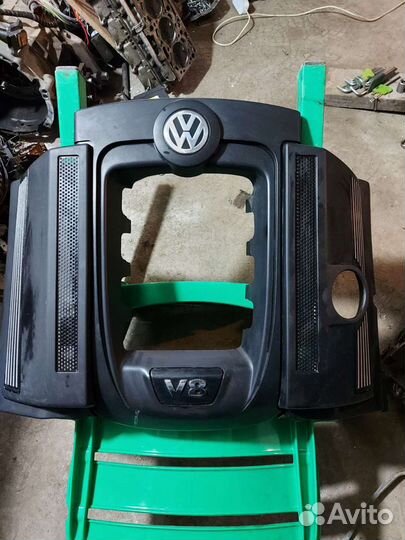 Декоративный пластик двигателя 4.2 AXQ, tuareg