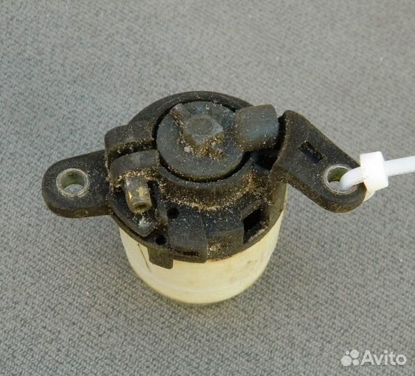 Личинка замка багажника Audi 80 B3