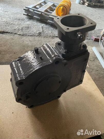 Редуктор поворота отвала дз-98.29.00.000