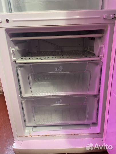 Холодильник Indesit