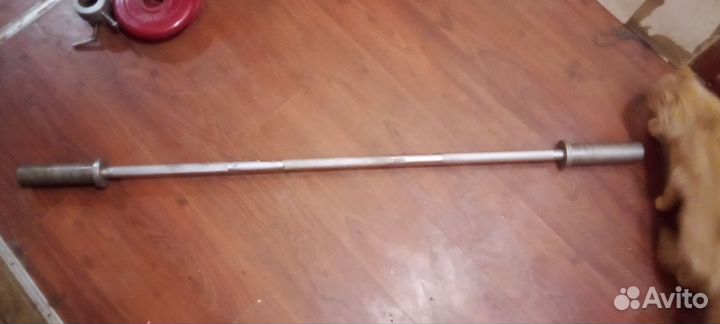 Гриф и 2 блина 5кг, и крепежики MB