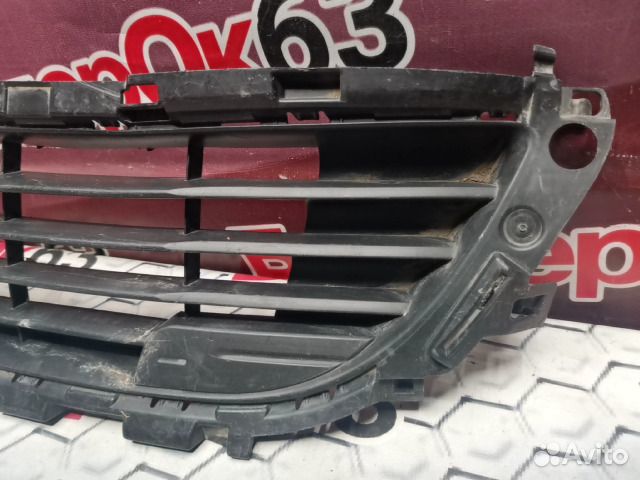 Решетка бампера передний Citroen C4