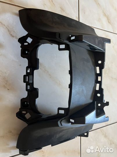 Накладка на торпеду центральная нижняя Hyundai