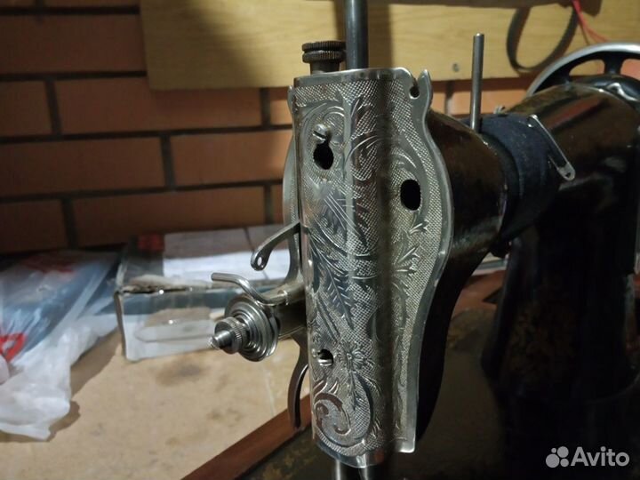 Швейная машина 