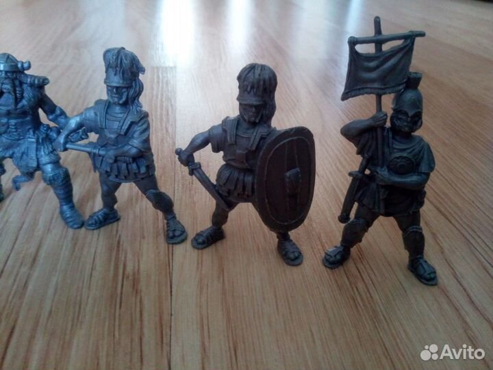 Фигурки викинги римляне