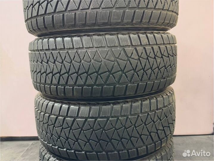 Bridgestone Blizzak DM-V2 275/60 R18