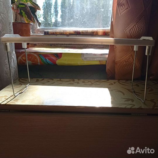 Складная полочка в ванную или на кухню