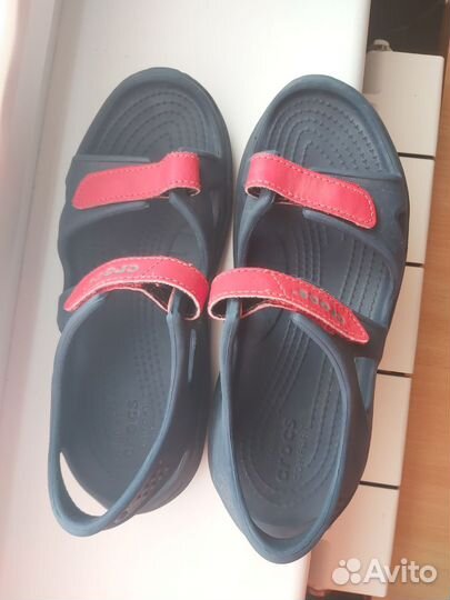 Сандалии Crocs j2