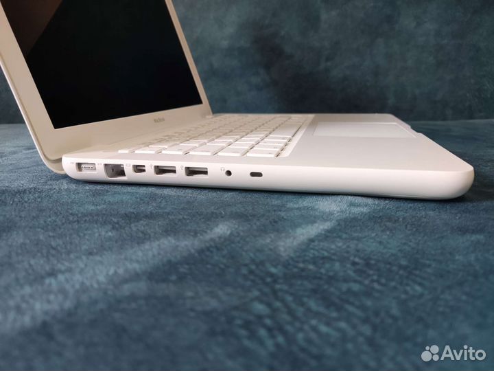 Apple MacBook 13 Mid 2010