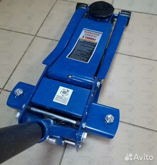 Домкрат низкопрофильный 3 тонны подкатной