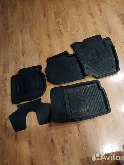 Автомобильные коврики резиновые