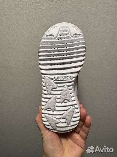 Кроссовки Geox lights 30