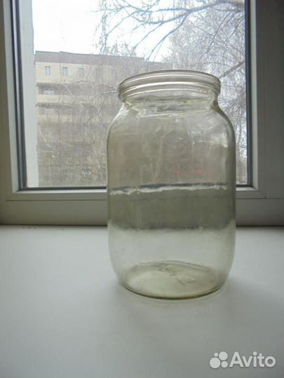 Продаются:Банки 1 литров