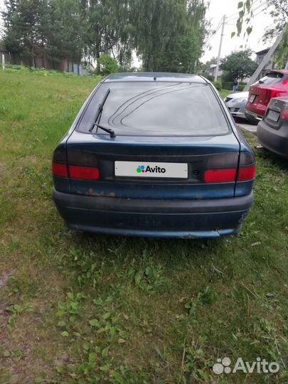 Renault Laguna 2.0 МТ, 1995, битый, 100 000 км