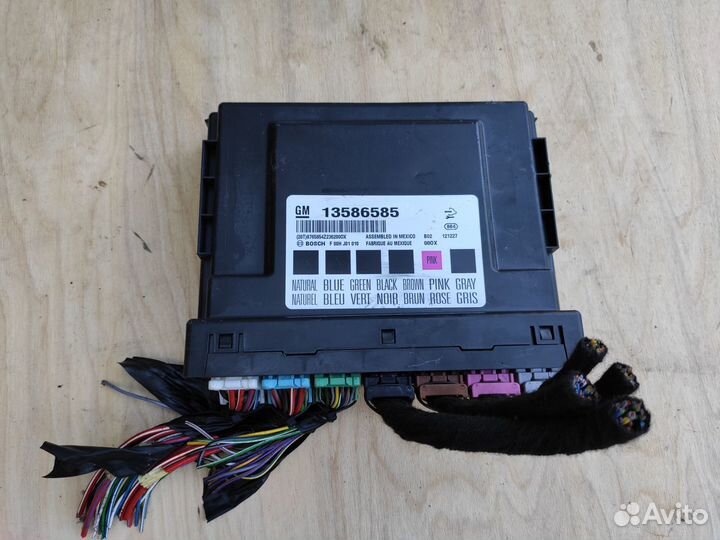 Блок комфорта 13586585 Opel Astra J Insignia Mokka