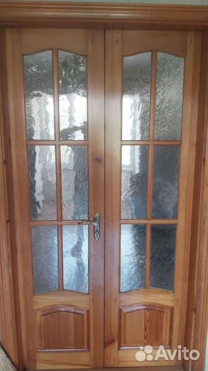 Деревянная дверь
