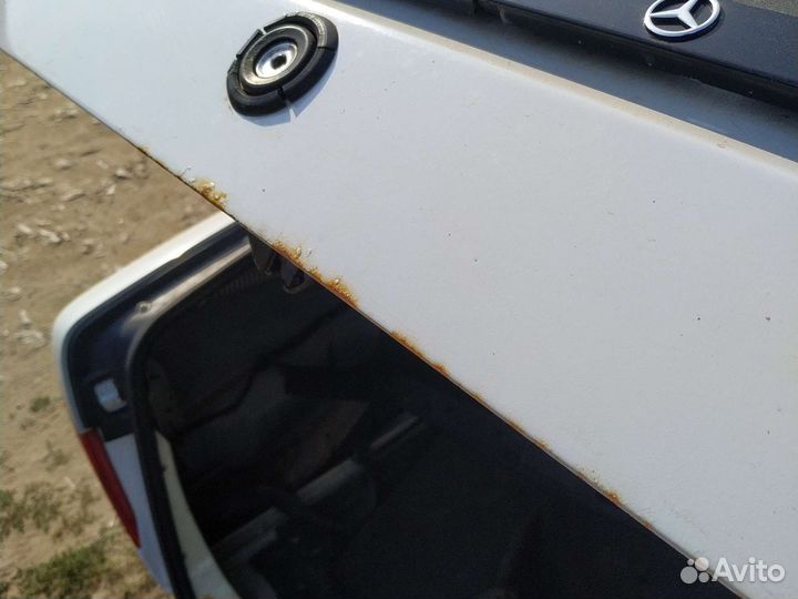 Крышка багажника Mercedes Benz W210