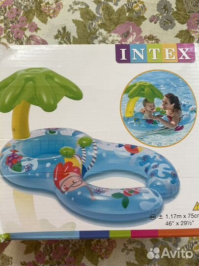 Круг для купания и бассейн