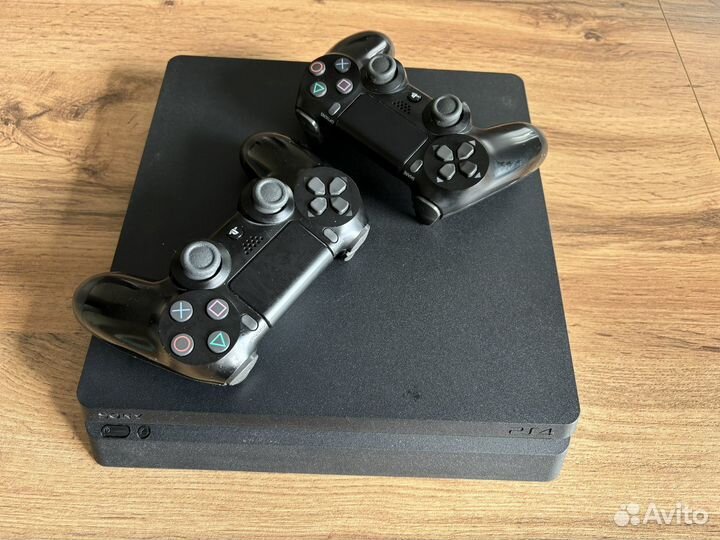 PlayStation 4 Slim 1tb, 2 геймпада + игры