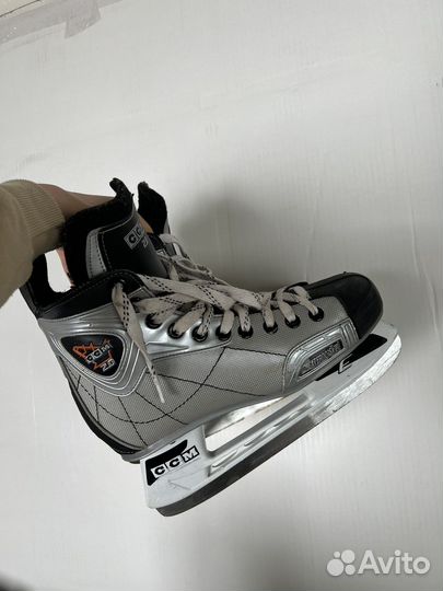 Коньки хоккейные 42 размер