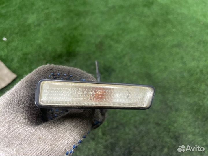 Повторитель поворота в крыло передний правый Bmw