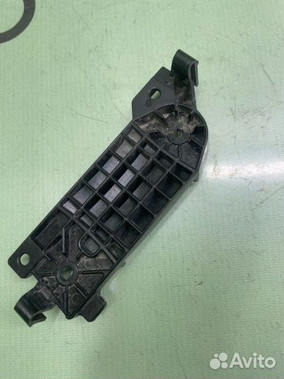 Направляющая ремня безопасности Audi Q7 4L 4.2L