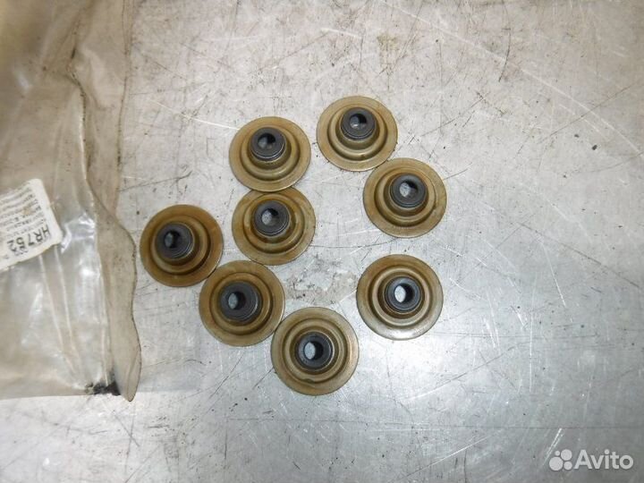 Маслосъёмные колпачки Land Rover