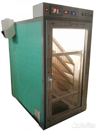 Инкубатор для птицы на 750 куриных яиц