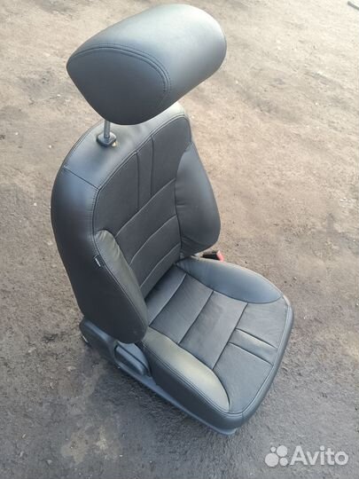 Эмгранд переднее левое сидение кожа механика