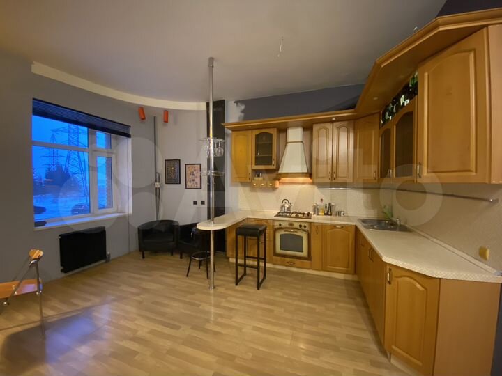 2-к. квартира, 74,3 м², 1/4 эт.