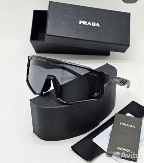 Солнцезащитные очки prada