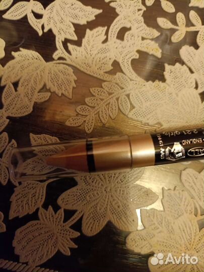 Карандаш-хайлайтер для бровей