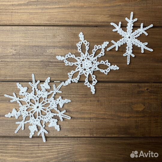 Елочные игрушки снежинки