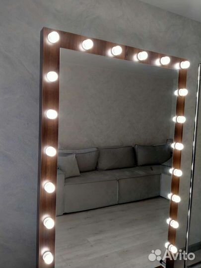 Зеркало напольное с подсветкой