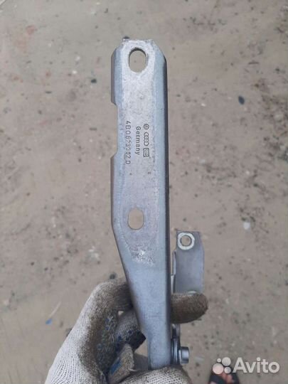 Петля капота правая на Фольксваген, Ауди B5