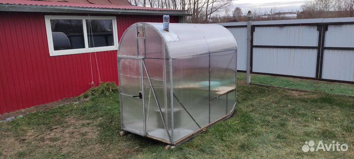 Вагон (будка) для зимней рыбалки под снегоход