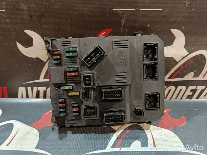 Блок предохранителей Peugeot 206