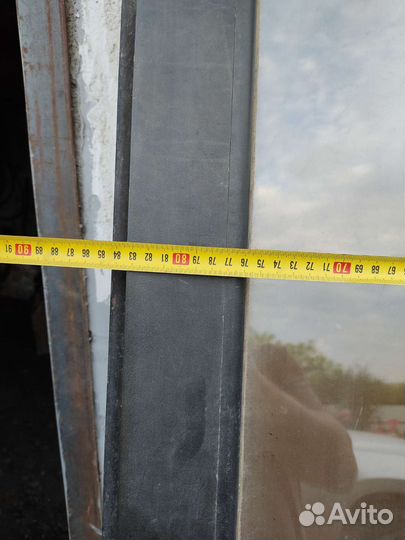 Дверь металлическая со стеклом