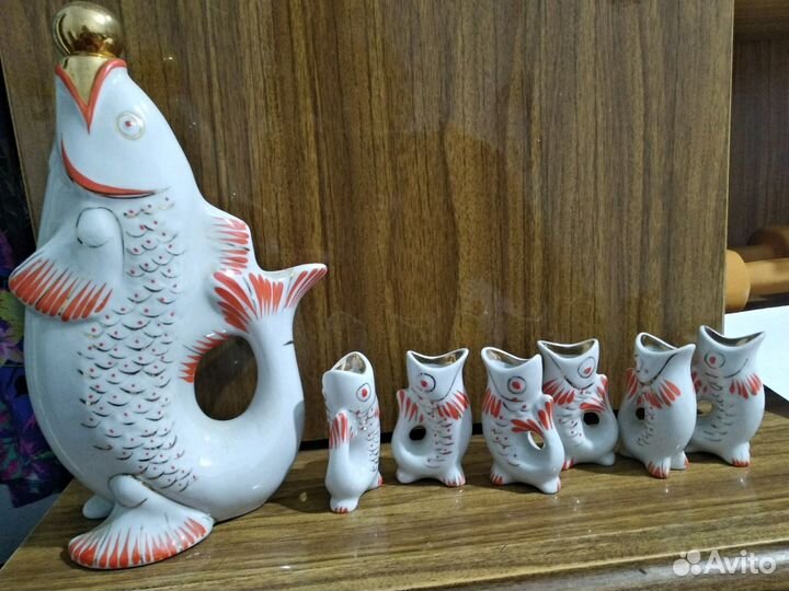 Графин с рюмками 