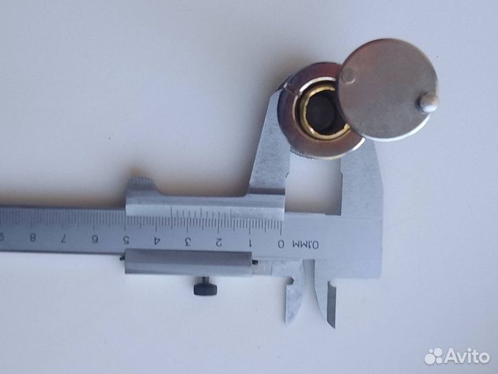 Глазок дверной гд со шторкой