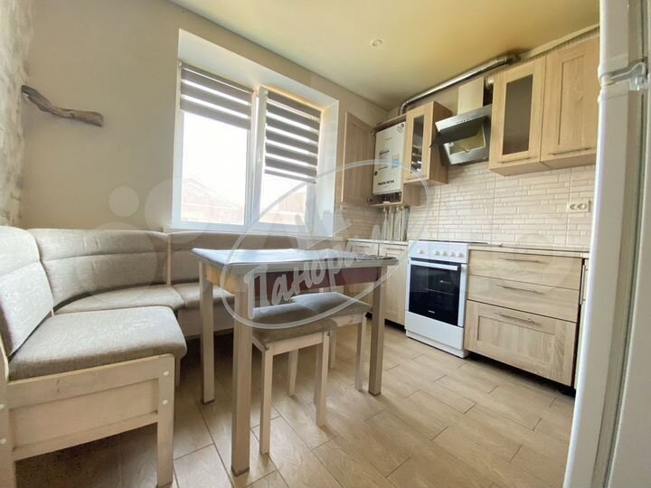 2-к. квартира, 46 м², 3/3 эт.