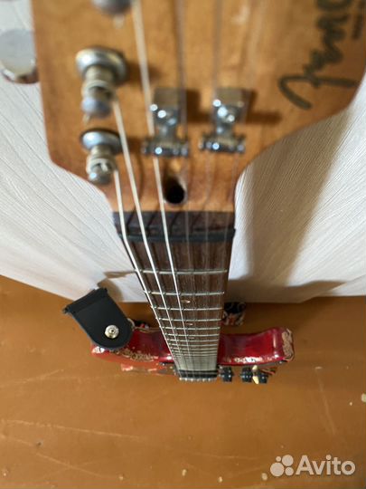 Гитара Fender